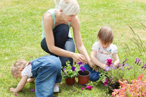 Seasonal garden maintenance tips in Heston
